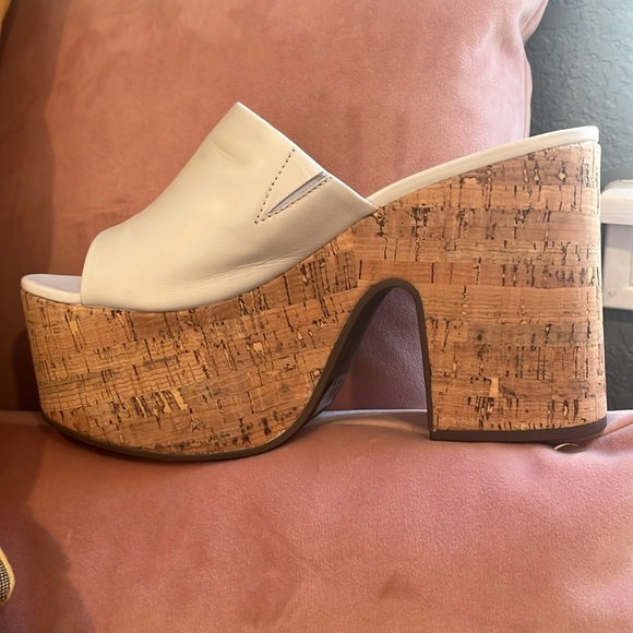 NEW Schutz Women’s Dalle Platform Cutout Nappa Leather Sandals Cream Size 10B - Picture 2 of 7